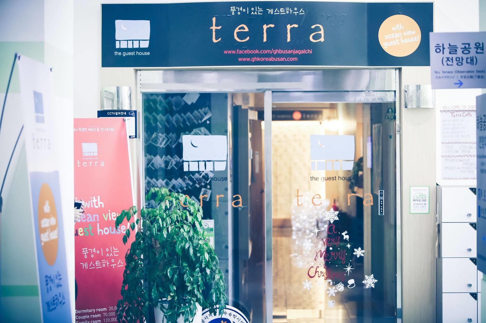 Terra Guesthouse Busan Exteriör bild